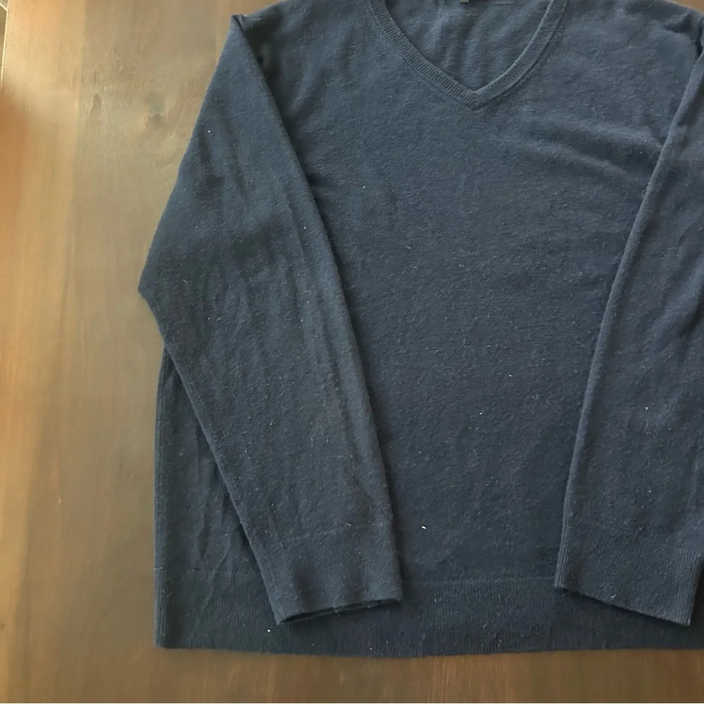 Quince 100% Mongolian Cashmere Women’s  V-Neck Sweater in Navy Size XXL - Picture 4 of 10